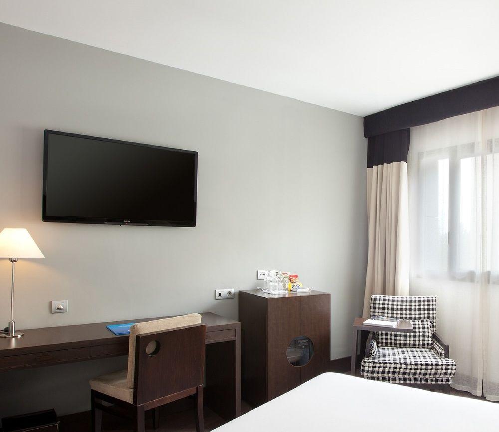 เอ็นเอช มาดริด เซอร์ Hotel ภายนอก รูปภาพ